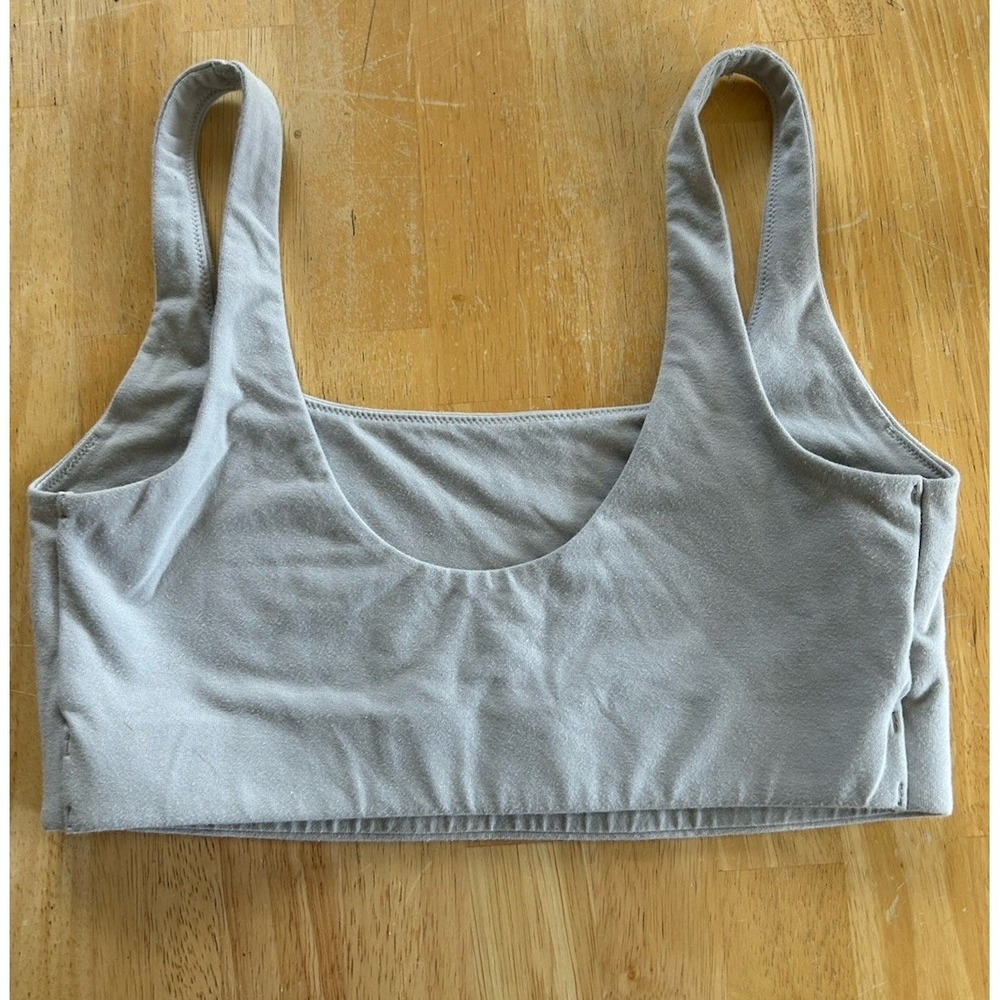 Women's Victoria Secret Gray Sports Bra Size M Athleisure Workout Running - Picture 2 of 4
